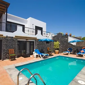 Villa 4 Bedroom Saturn With Private Heated Pool, Puerto del Carmen (Lanzarote)